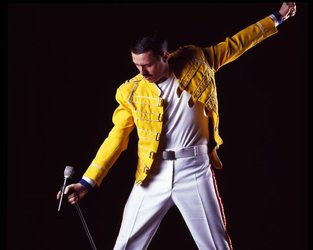 Dean Richardson as Freddie Mercury in the studio