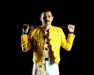 Dean Richardson as Freddie Mercury in the studio